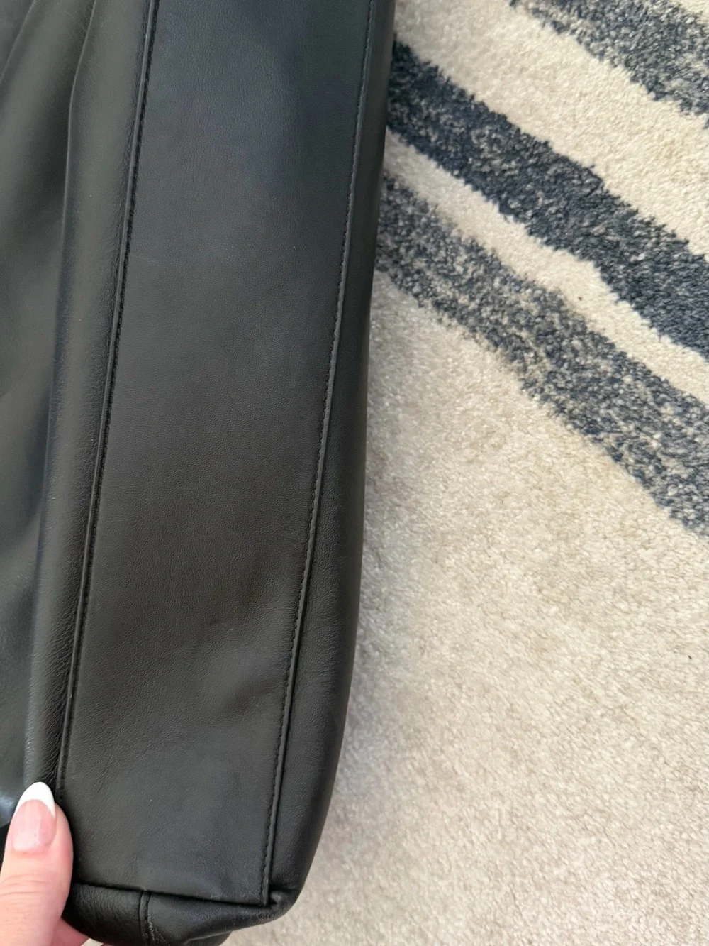 Coach Black Leather Crossbody Messenger Bag with Front Zip strap missing clip